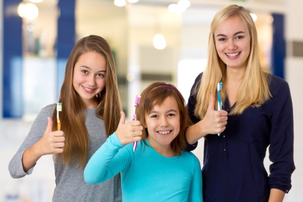 3 kids brushing teeth zimmerman mn brushing teeth Pine Ridge Dental Zimmerman, Minnesota